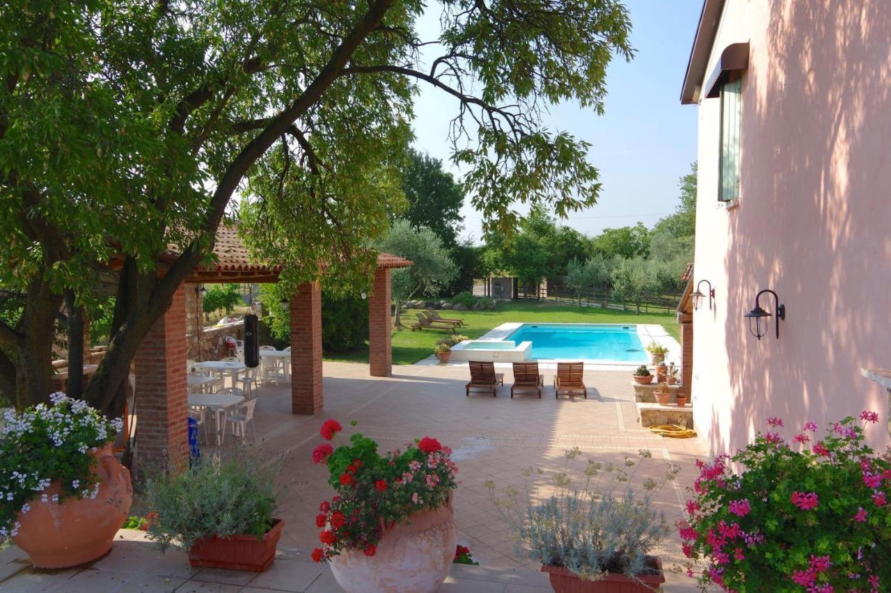 Agriturismo La Casa Del Mandorlo Monzambano Exterior foto