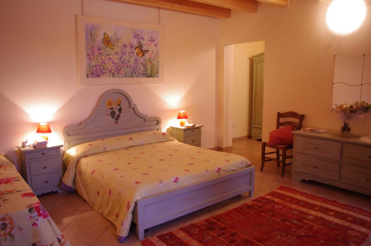 Agriturismo La Casa Del Mandorlo Monzambano Exterior foto
